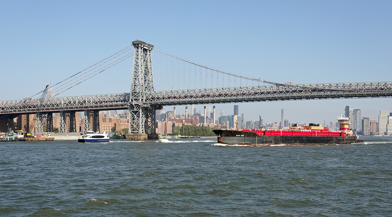 Williamsburg Bridge entering Brooklyn