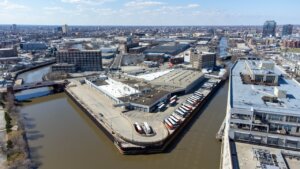 Goose Island aerial on the North Branch of the Chicago River, Curaleaf Weed Street dispensary sits on the Lincoln Park side